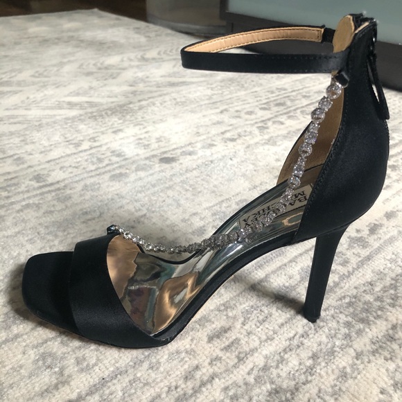 NIB Badgley Mischka Erika Crystal Cross Strap - Picture 6 of 7